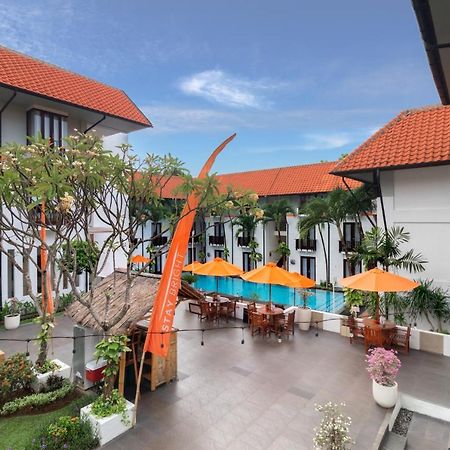 Harris Hotel Kuta Tuban Bali Exterior photo