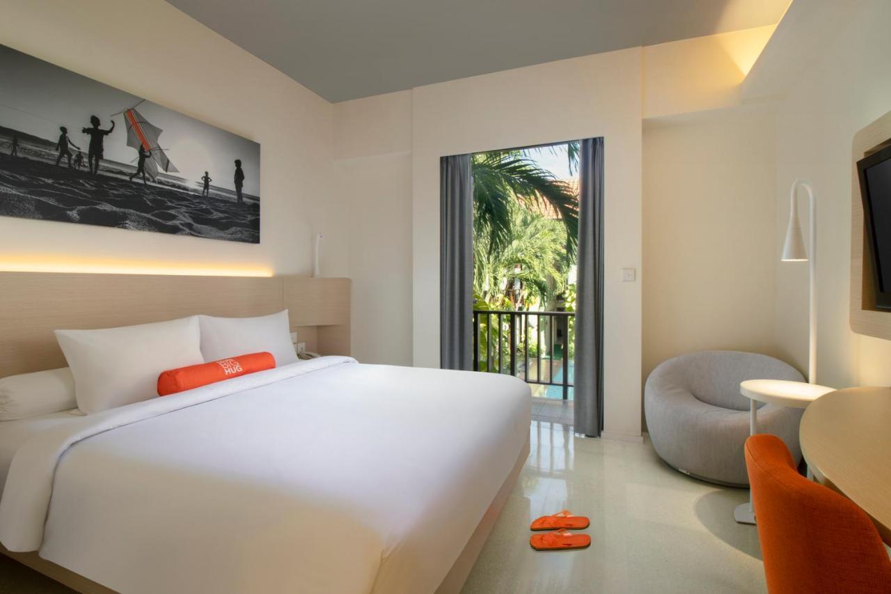 Harris Hotel Kuta Tuban Bali Exterior photo