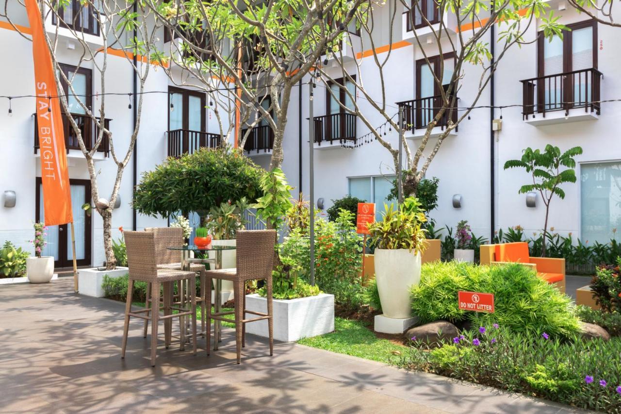Harris Hotel Kuta Tuban Bali Exterior photo