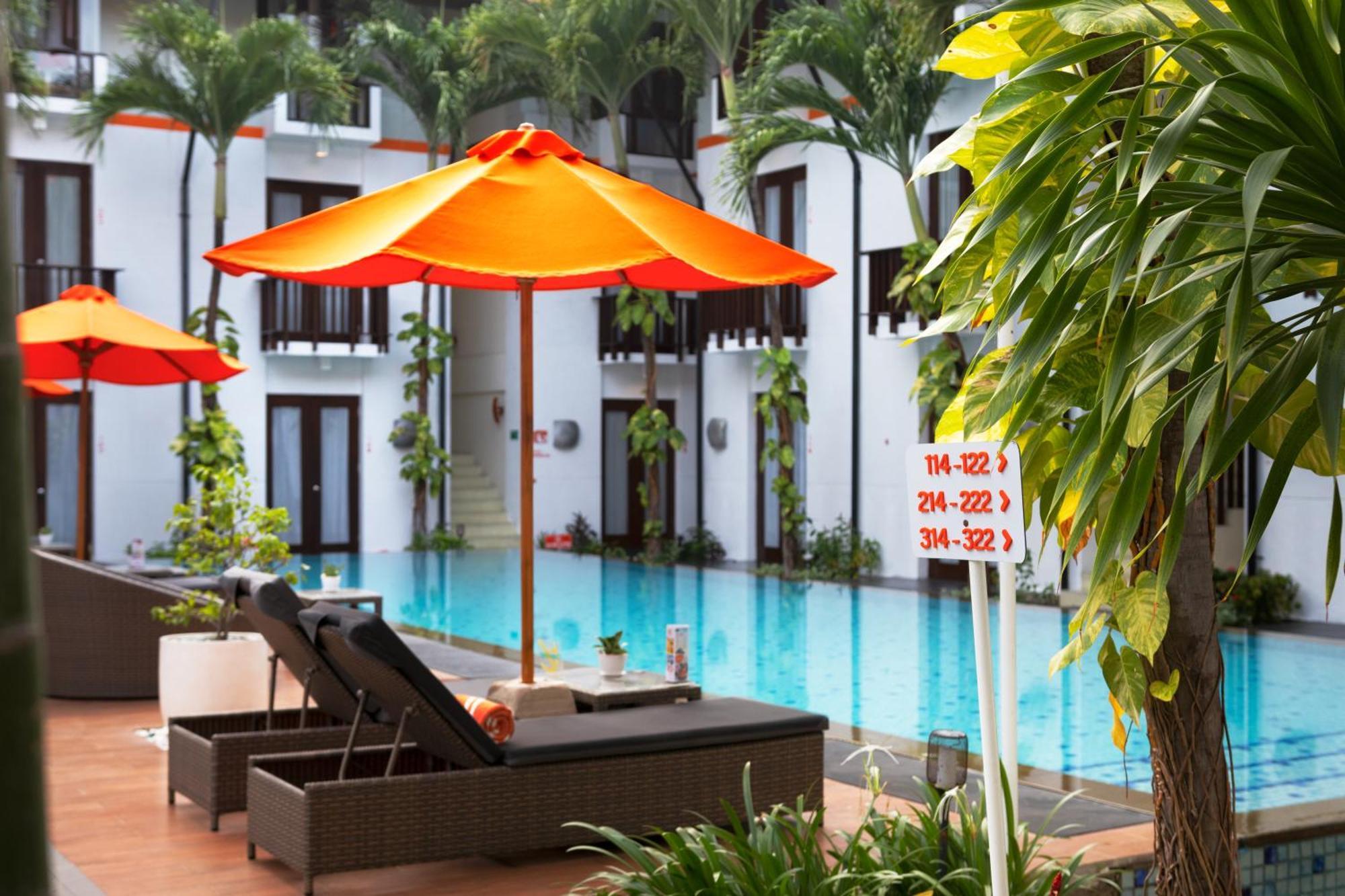Harris Hotel Kuta Tuban Bali Exterior photo