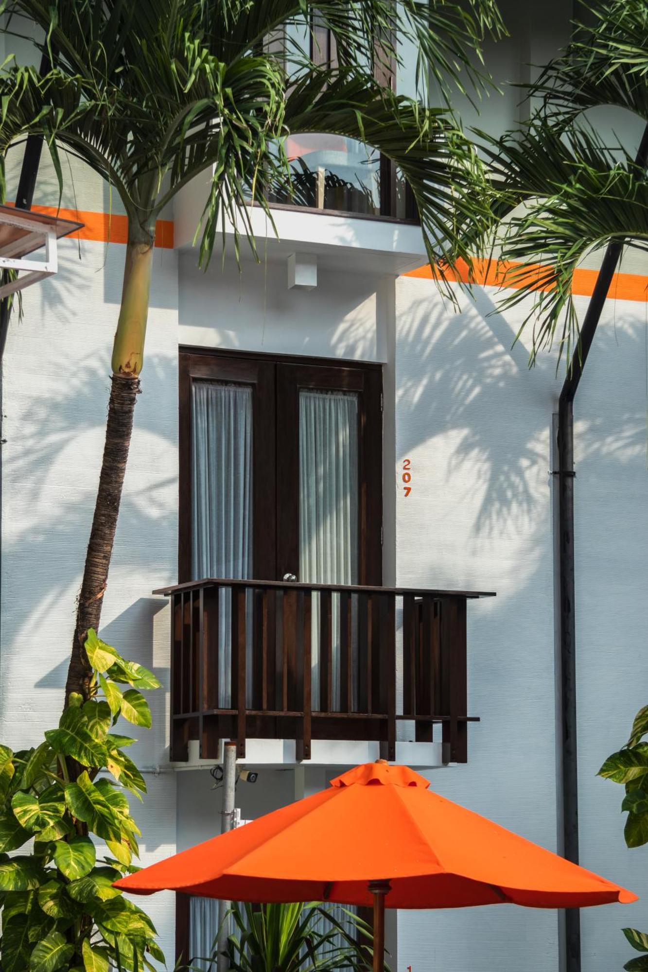 Harris Hotel Kuta Tuban Bali Exterior photo