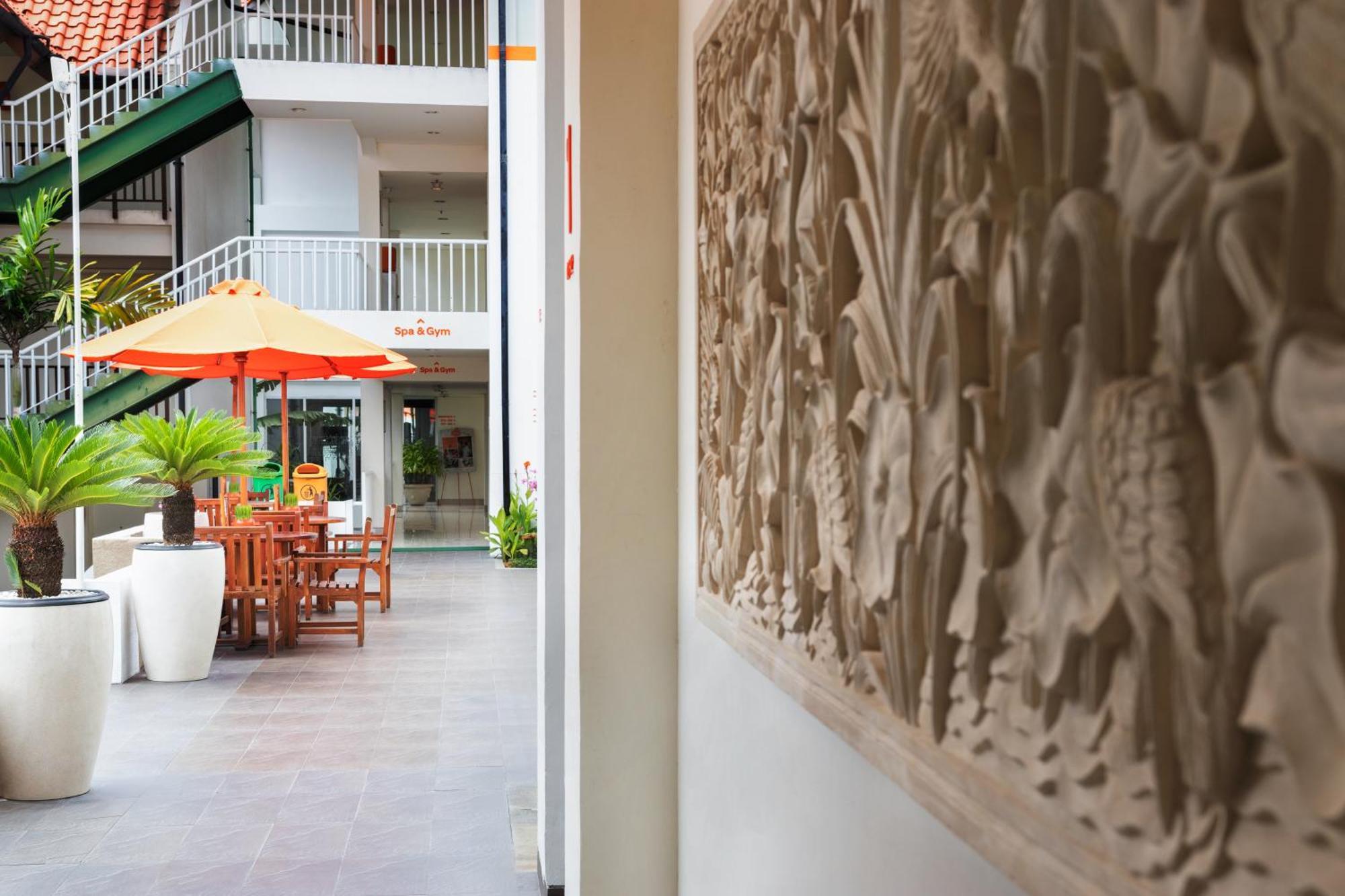 Harris Hotel Kuta Tuban Bali Exterior photo