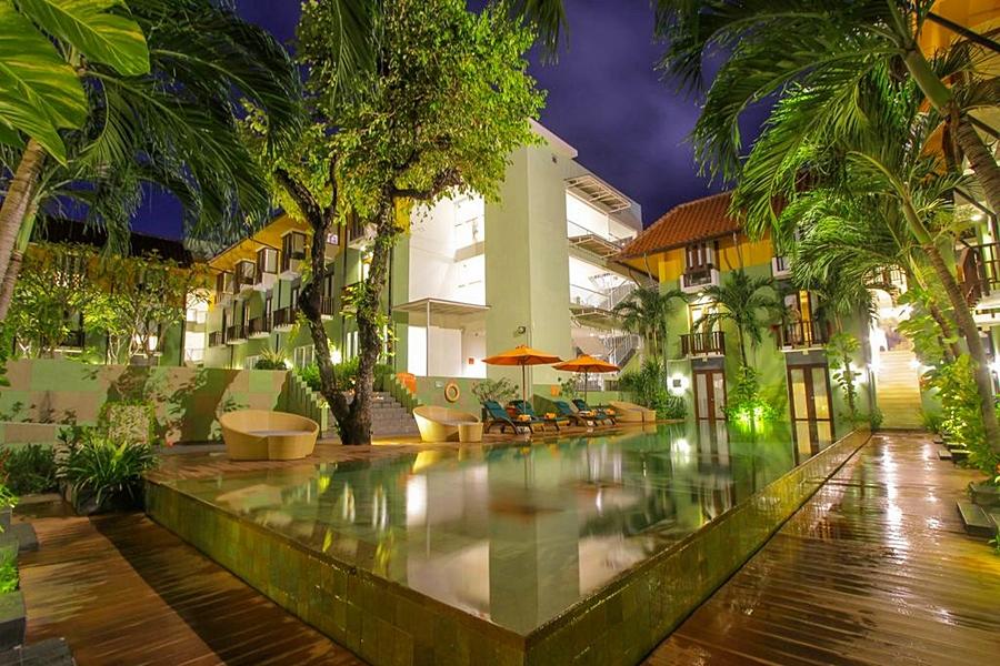 Harris Hotel Kuta Tuban Bali Exterior photo